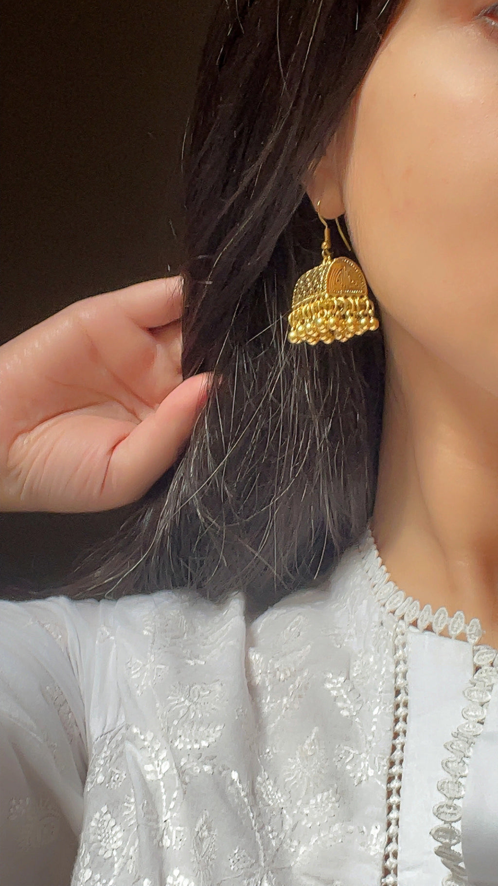 Nora Jhumkas